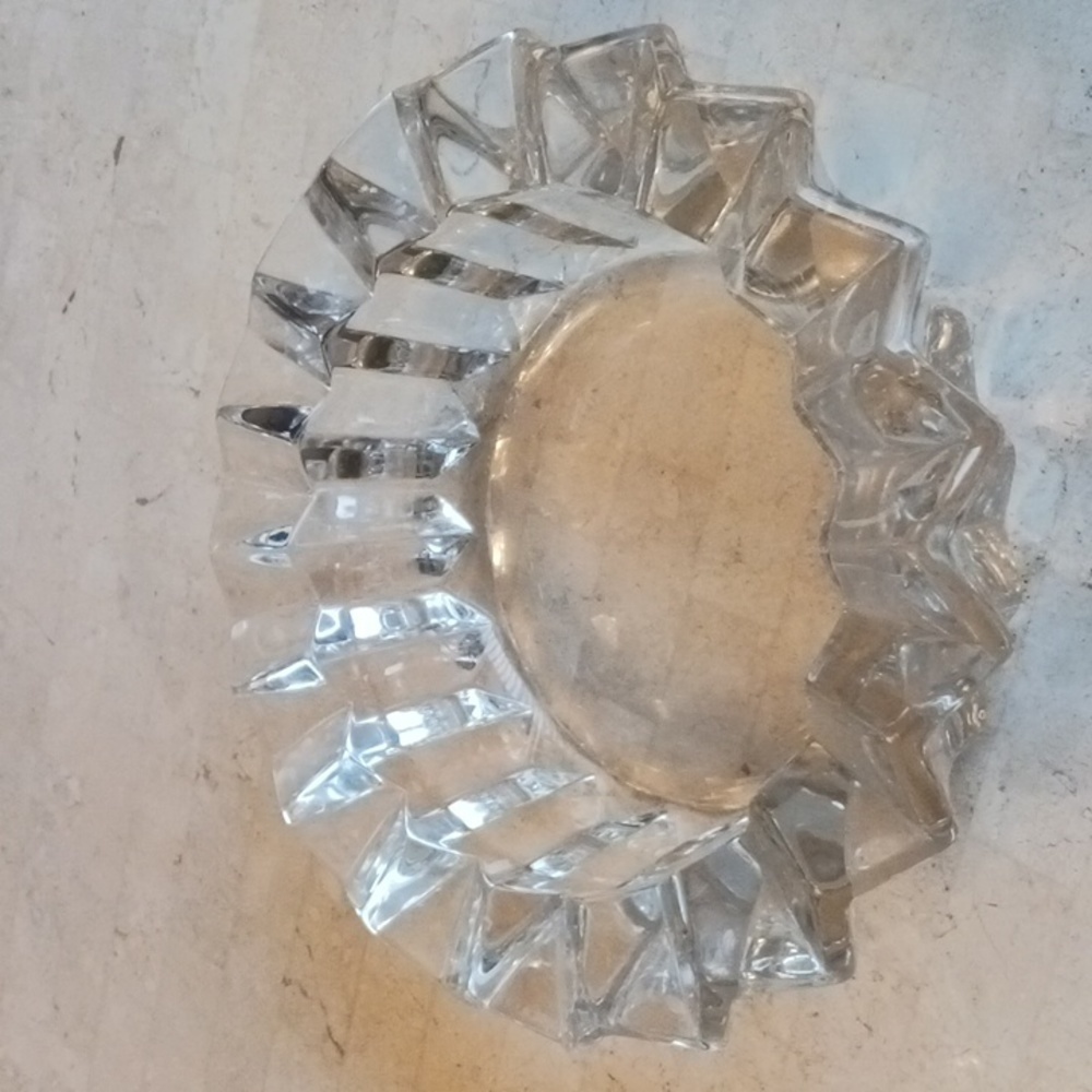 Vintage heavy thick glass fluted candy bowl,,7" inches dia